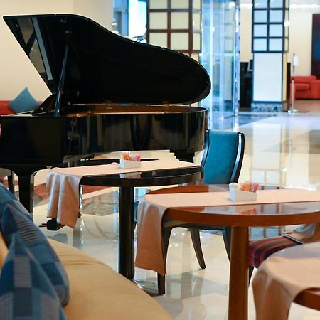 City Seasons Hotel & Suites 马斯喀特 外观 照片