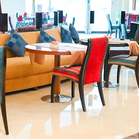 City Seasons Hotel & Suites 马斯喀特 外观 照片