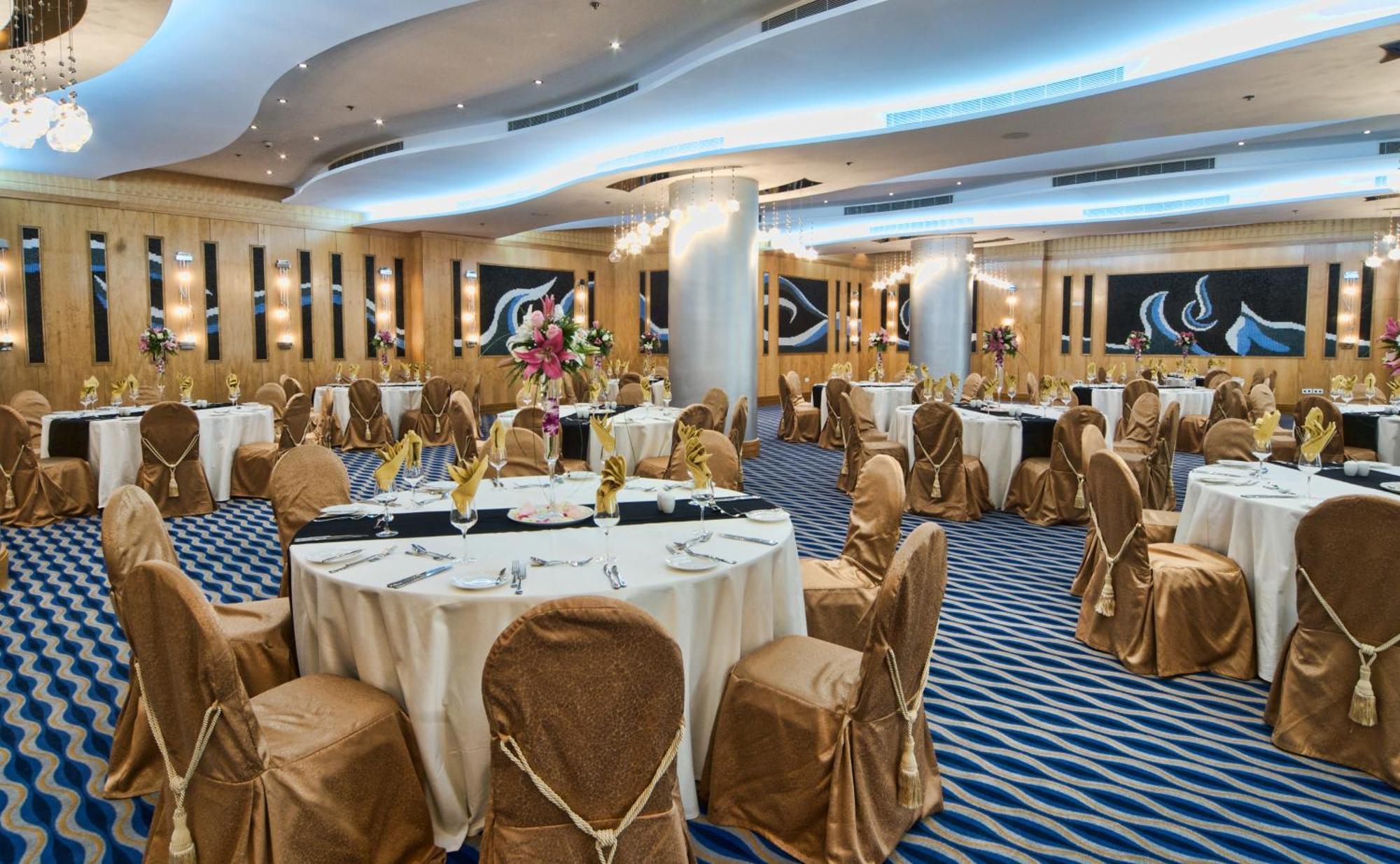 City Seasons Hotel & Suites 马斯喀特 外观 照片