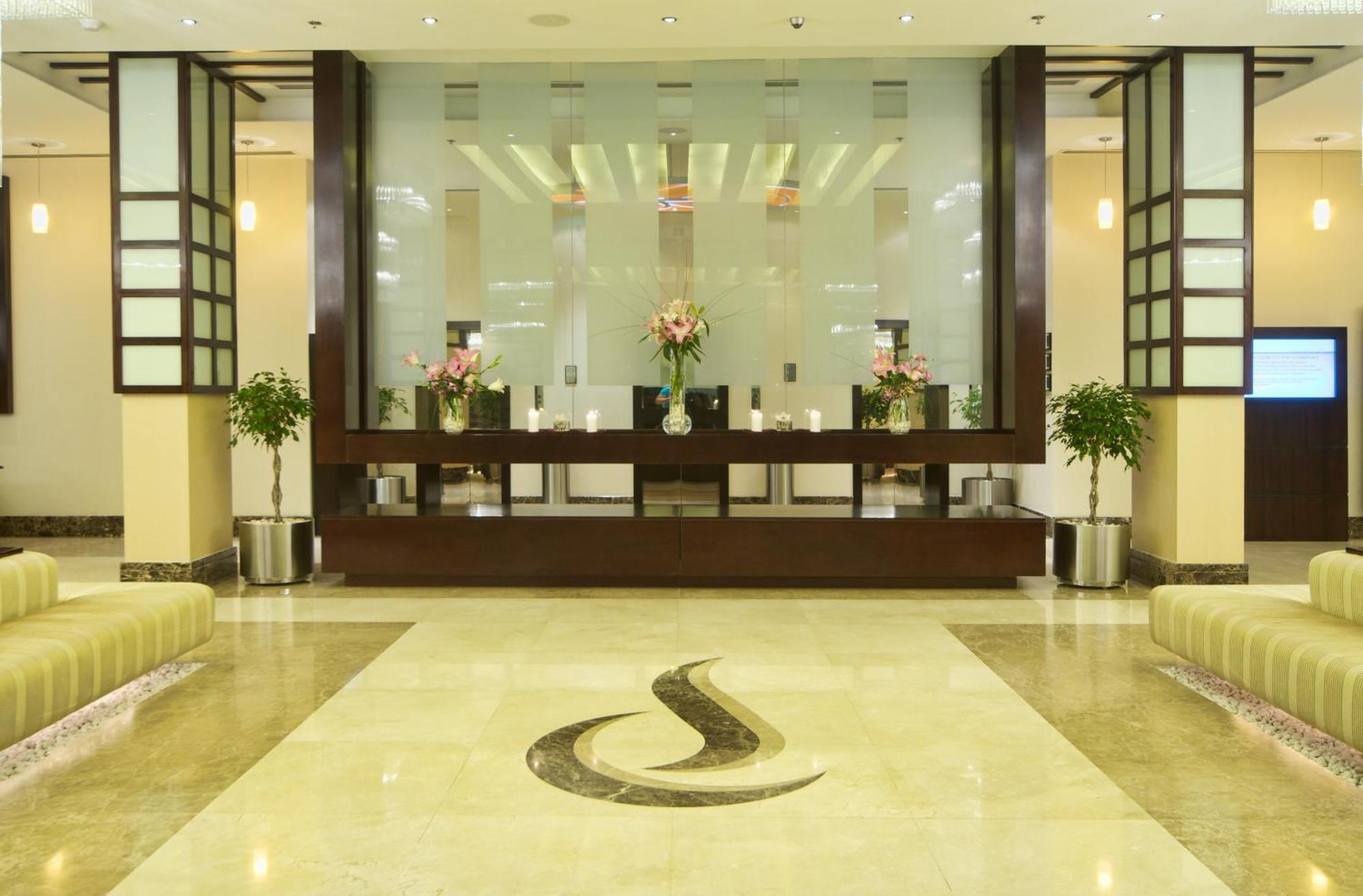 City Seasons Hotel & Suites 马斯喀特 外观 照片