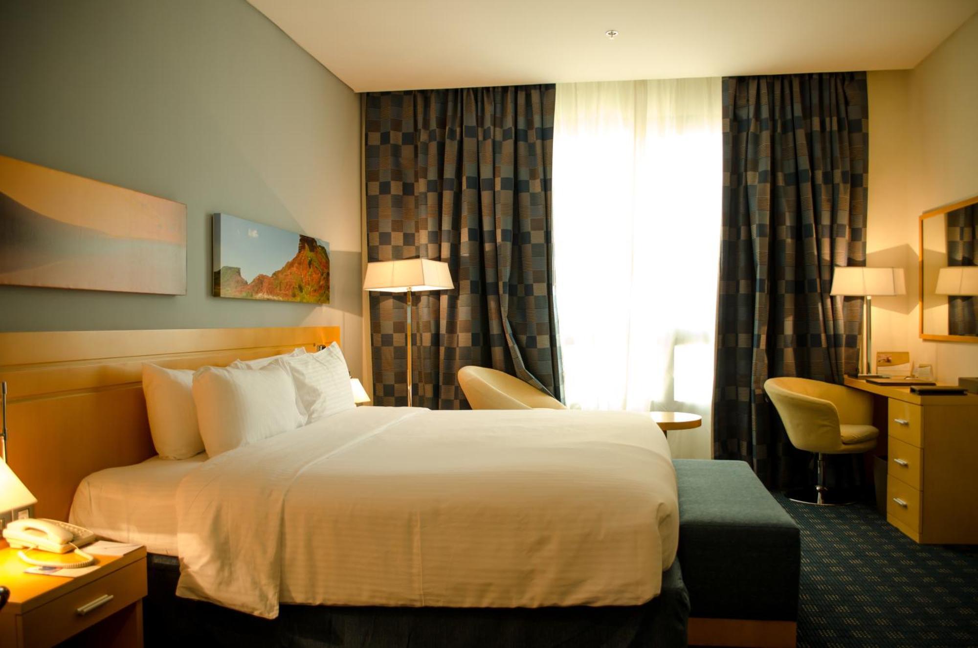 City Seasons Hotel & Suites 马斯喀特 外观 照片