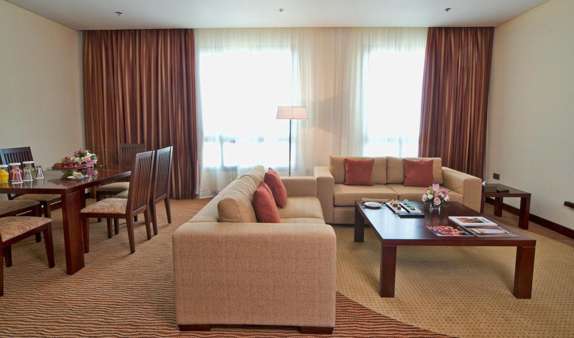 City Seasons Hotel & Suites 马斯喀特 外观 照片