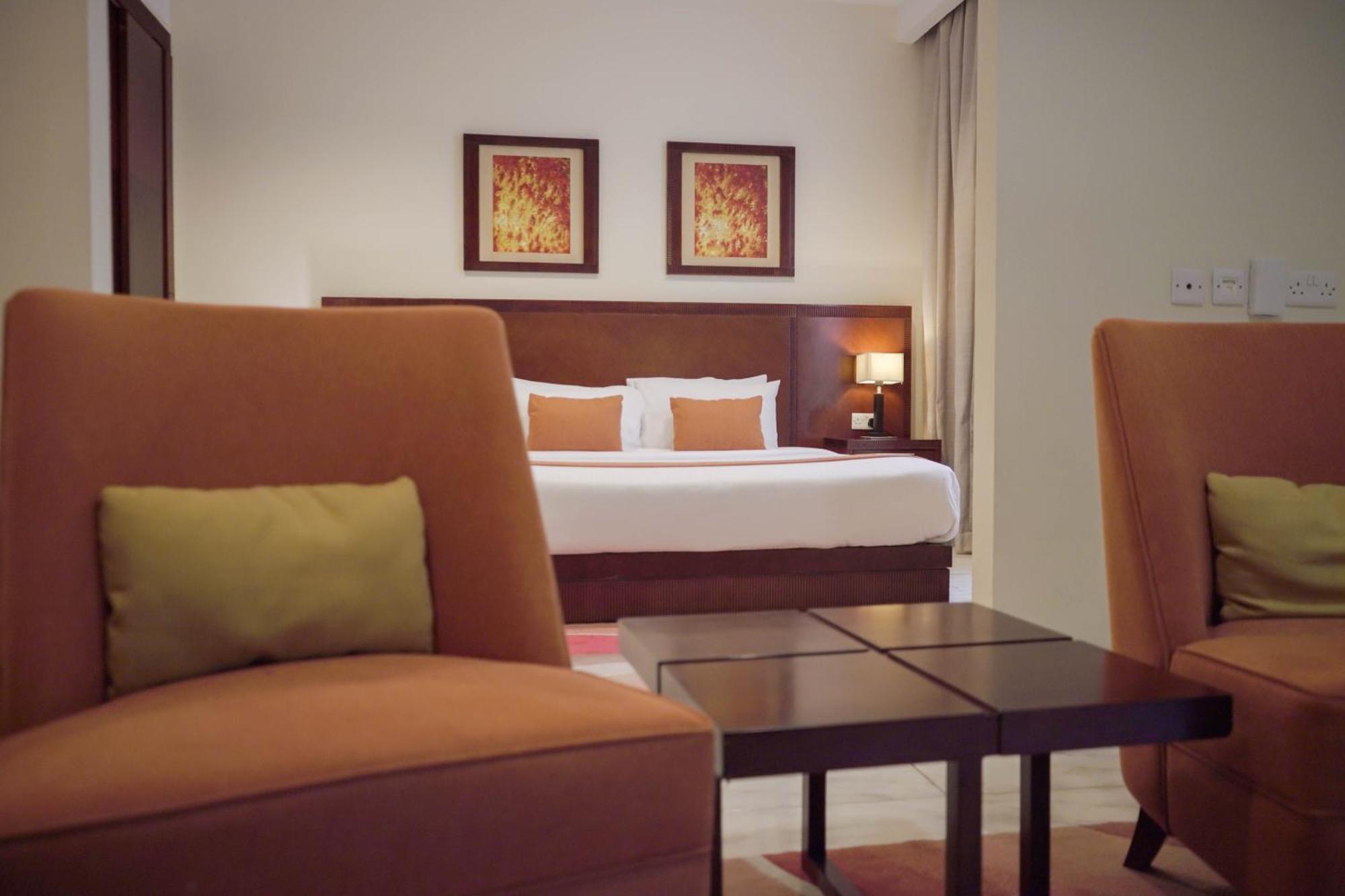 City Seasons Hotel & Suites 马斯喀特 客房 照片