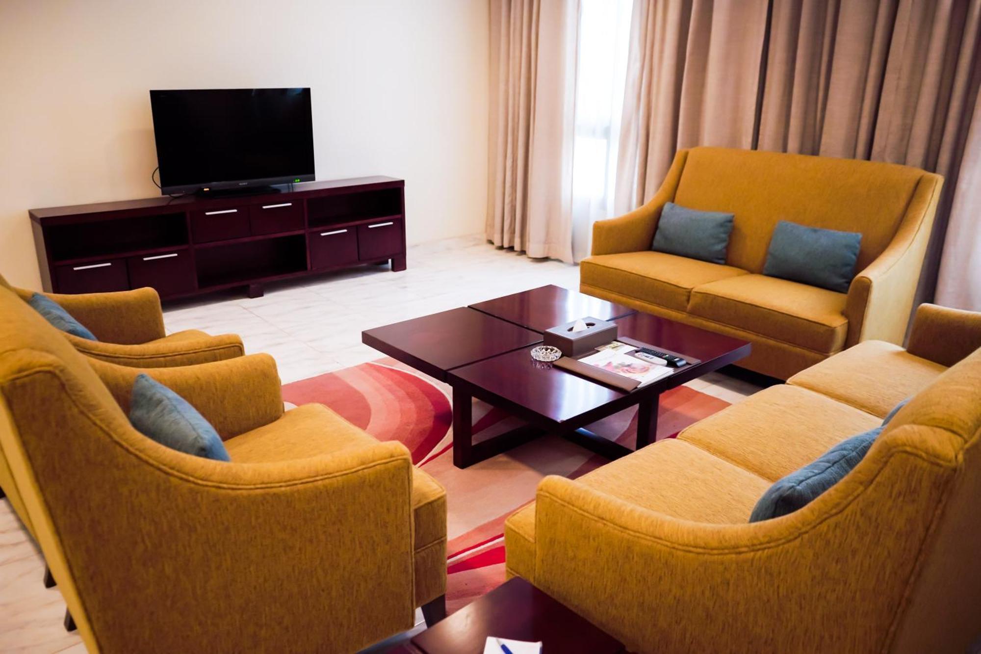 City Seasons Hotel & Suites 马斯喀特 客房 照片