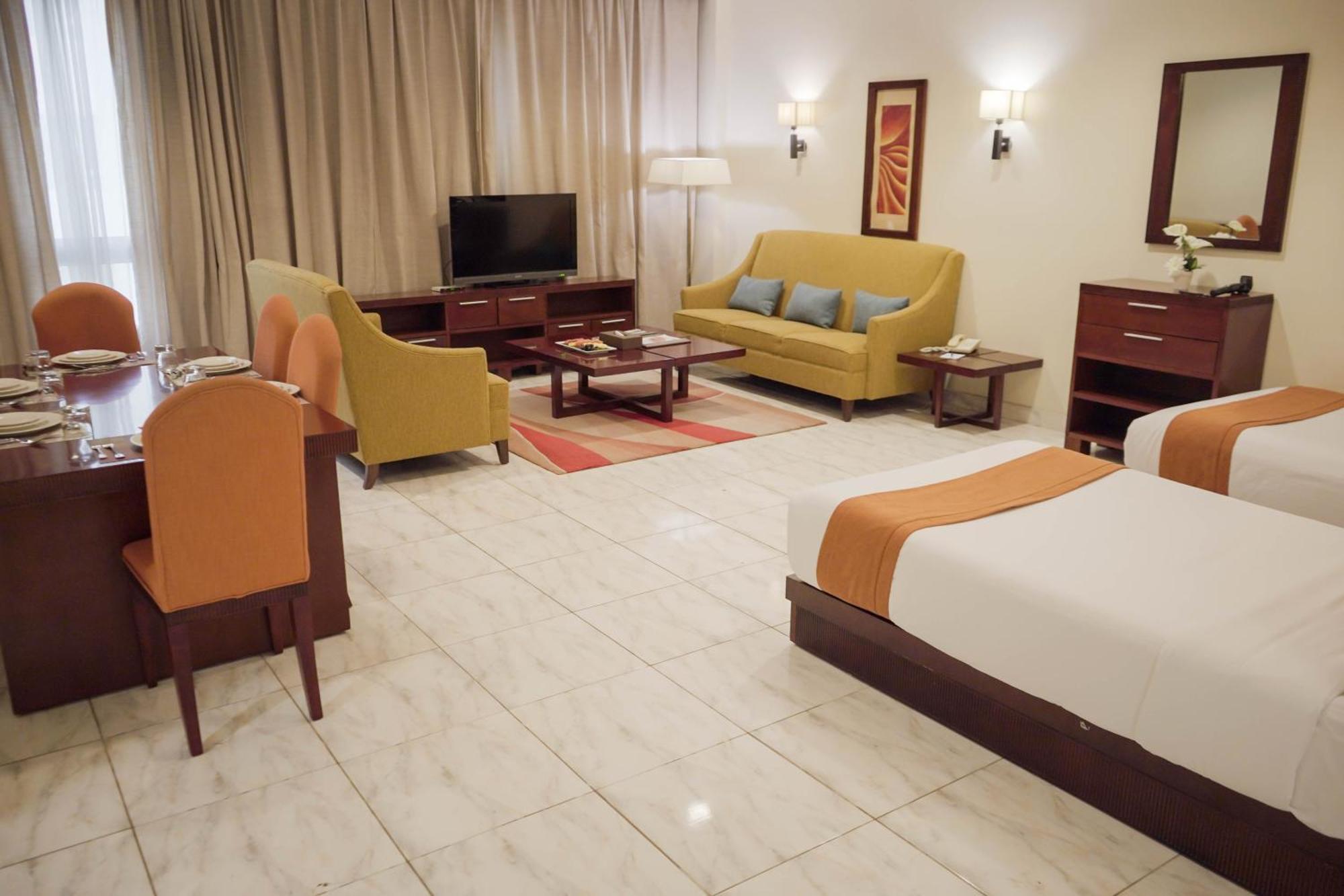 City Seasons Hotel & Suites 马斯喀特 客房 照片