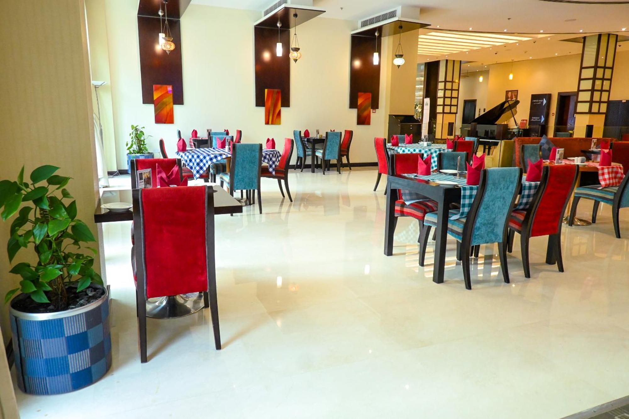City Seasons Hotel & Suites 马斯喀特 外观 照片