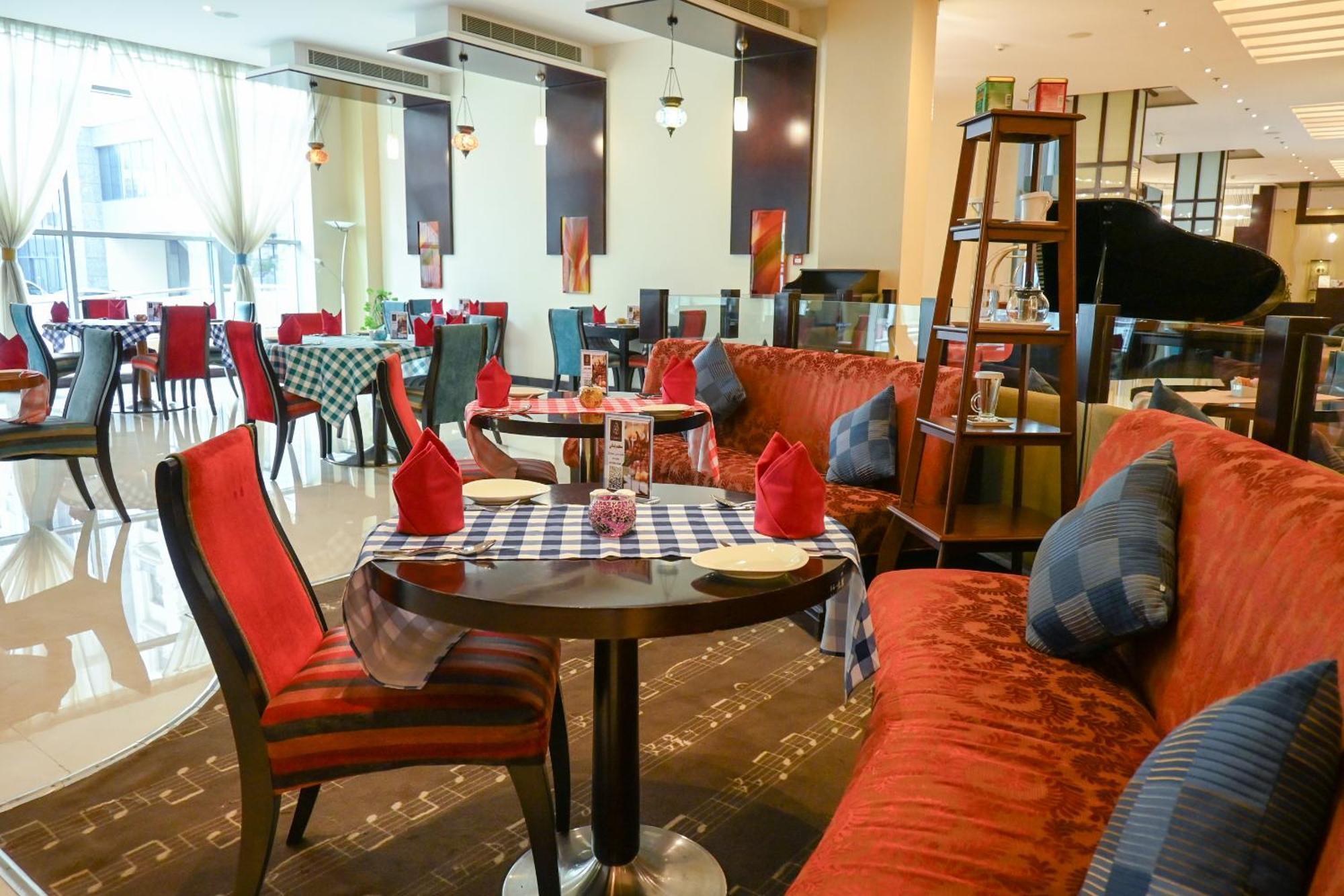 City Seasons Hotel & Suites 马斯喀特 外观 照片