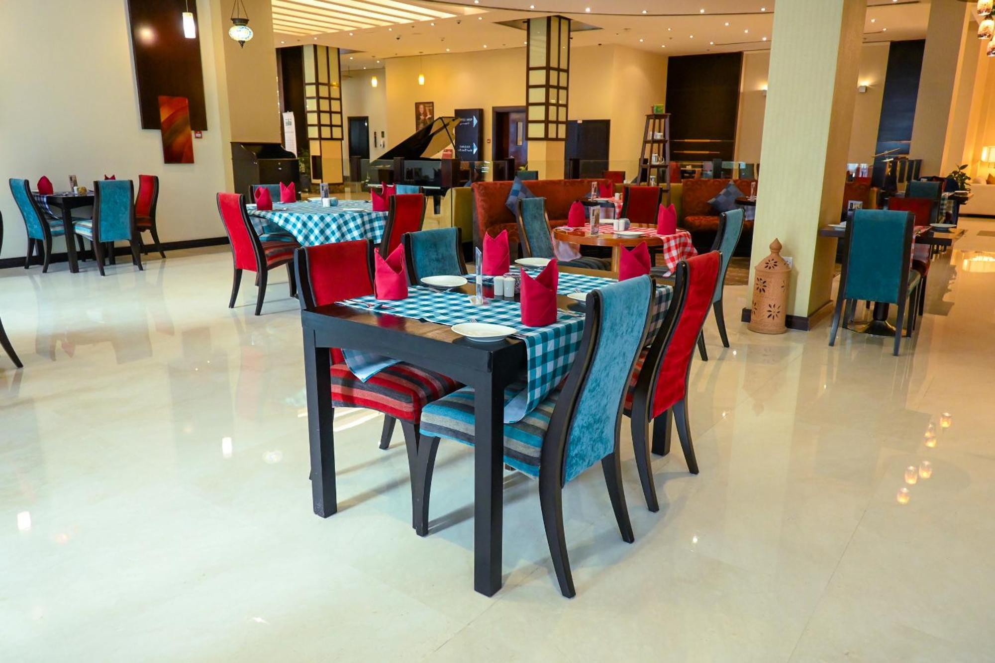 City Seasons Hotel & Suites 马斯喀特 外观 照片